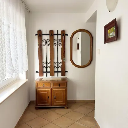 Panasz Πανσιόν *